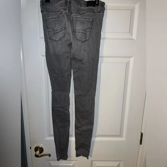 American Eagle Outfitters Gray Distressed Skinny Jeans- Strecth - Picture 2 of 4